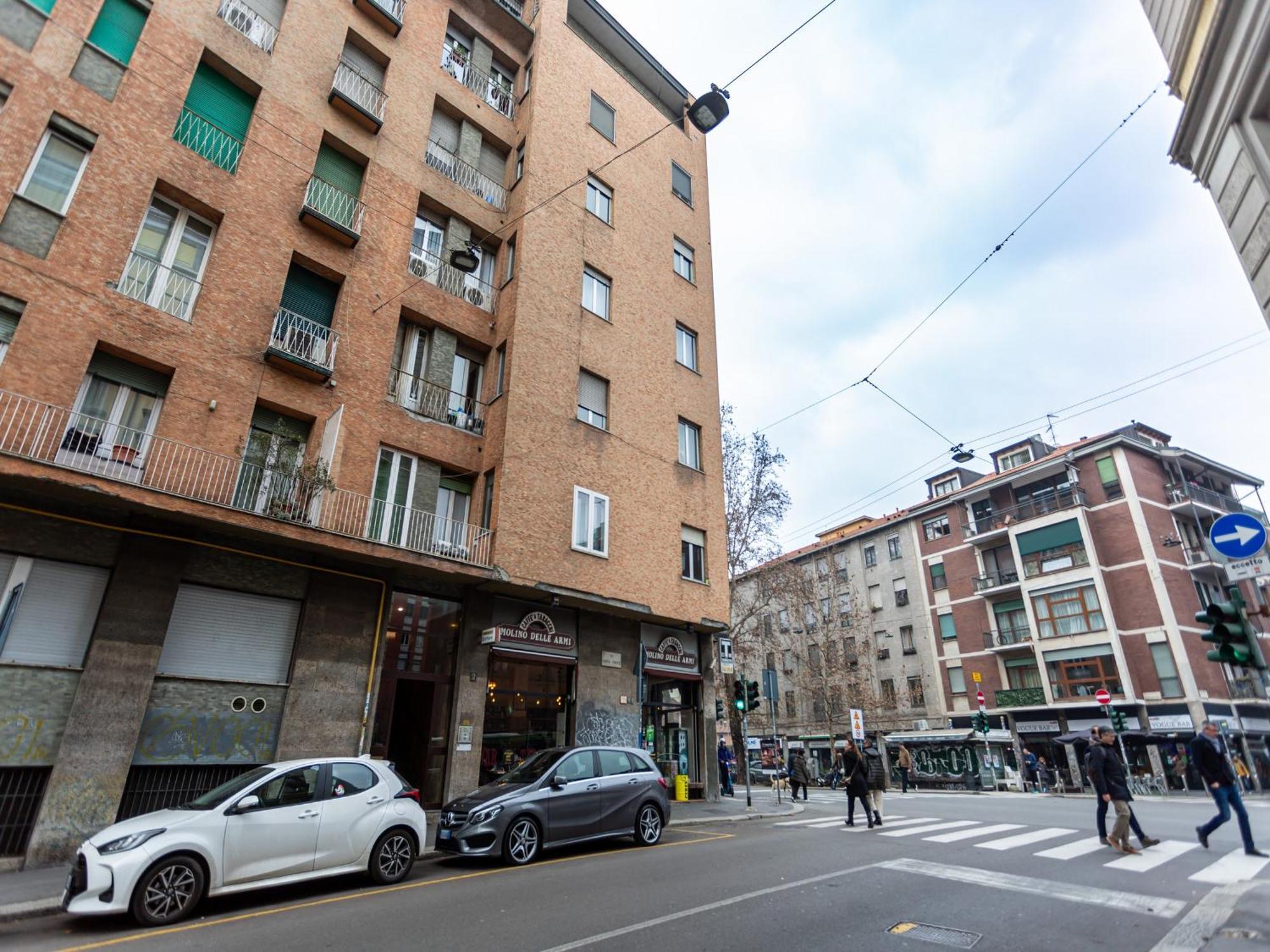 The Best Rent - Cozy Two-Bedroom Apartment Near Colonne S Lorenzo Milan Exterior photo