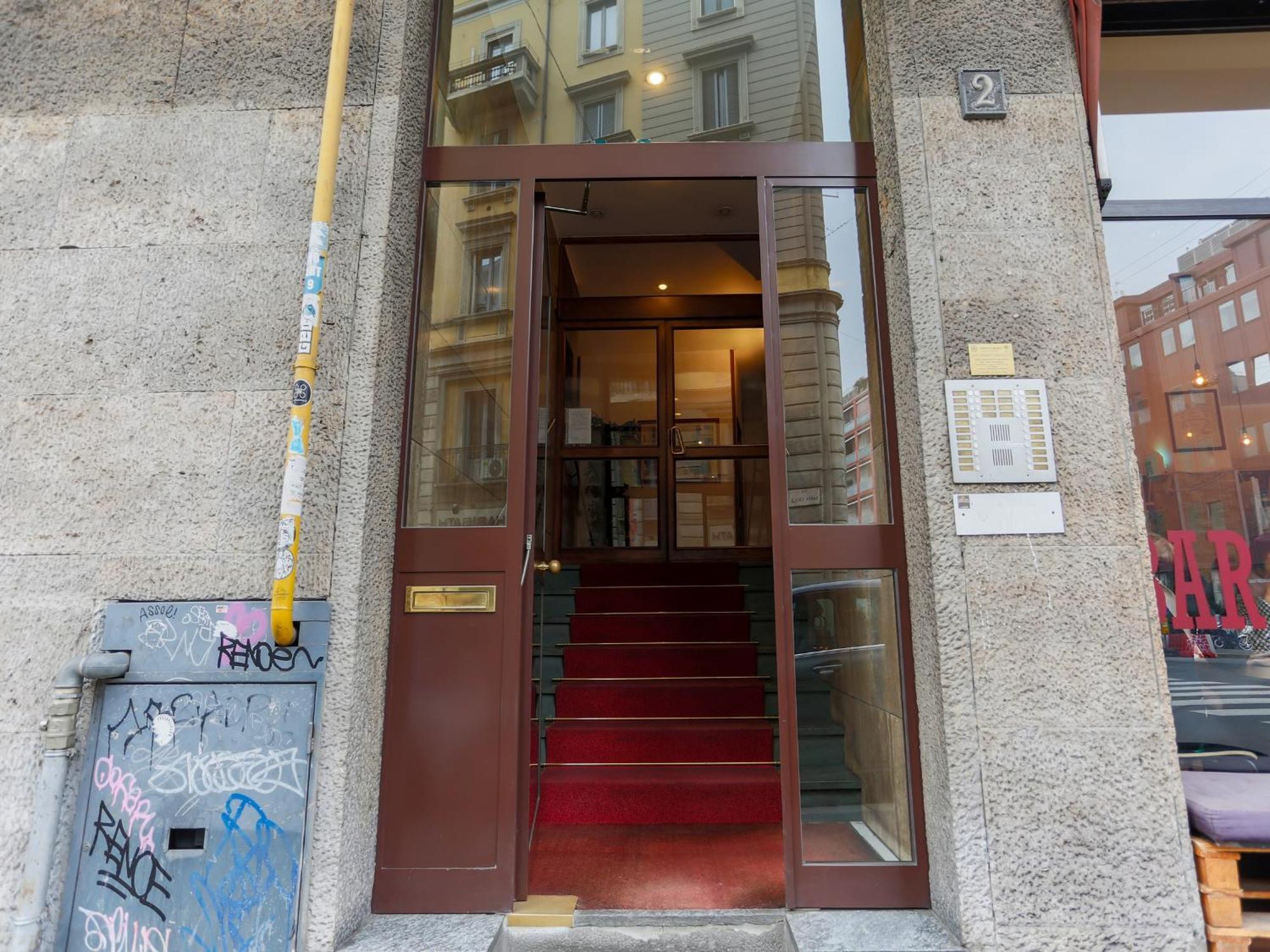 The Best Rent - Cozy Two-Bedroom Apartment Near Colonne S Lorenzo Milan Exterior photo